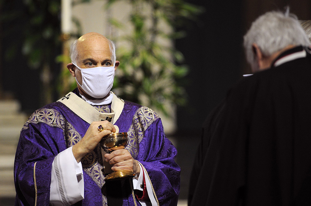 San Francisco s Cordileone unvaccinated to celebrate public Mass